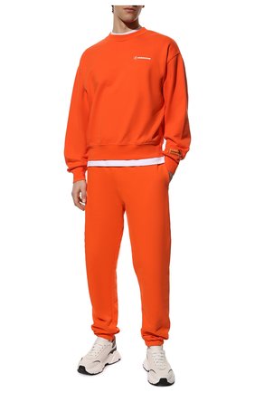 Мужской хлопковый свитшот HERON PRESTON оранжевого цвета, арт. HMBA016S22JER0052201 | Фото 2 (Рукава: Длинные; Длина (для топов): Стандартные; Принт: С принтом; Мужское Кросс-КТ: свитшот-одежда; Материал внешний: Хлопок; Стили: Спорт-шик)