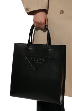 Женский сумка-тоут PRADA черного цвета, арт. 1BA332-ASK-F0002-DOO | Фото 2 (Материал: Натуральная кожа; Ремень/цепочка: На ремешке; Размер: medium; Сумки-технические: Сумки-шопперы)
