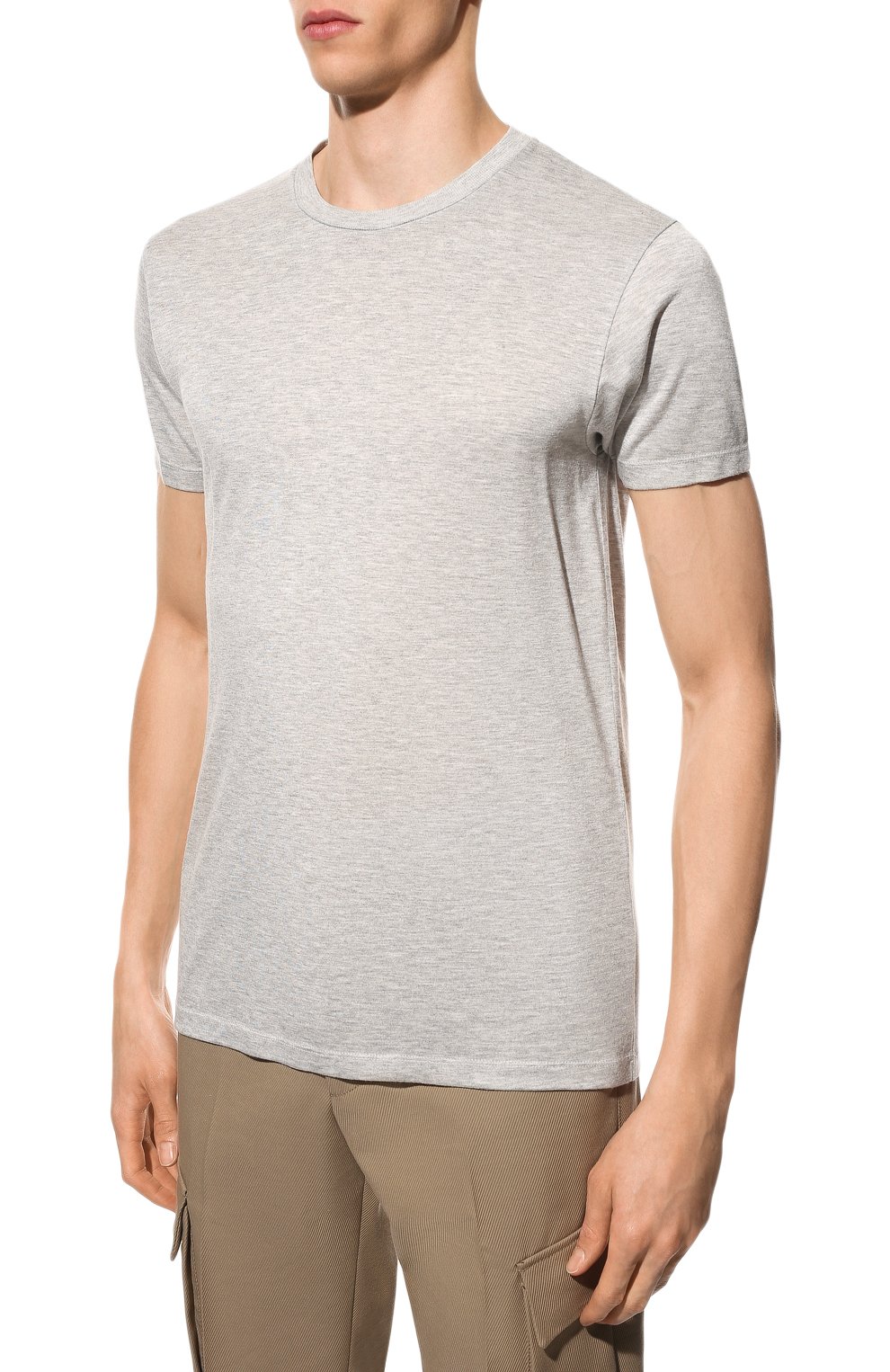 Мужская футболка из вискозы TOM FORD светло-серого цвета, арт. BZ278/TFJ209 | Фото 3 (Принт: Без принта; Рукава: Короткие; Длина (для топов): Стандартные; Материал внешний: Вискоза; Стили: Кэжуэл)