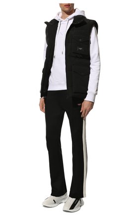 Мужские брюки DIESEL черного цвета, арт. A03666/0DLAA | Фото 2 (Материал внешний: Хлопок, Синтетический материал; Длина (брюки, джинсы): Стандартные; Случай: Повседневный; Стили: Спорт-шик)