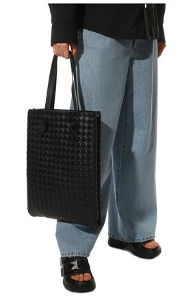 Женский сумка-тоут tie BOTTEGA VENETA черного цвета, арт. 690502/V1FG1 | Фото 2 (Размер: large; Материал: Натуральная кожа; Сумки-технические: Сумки-шопперы)