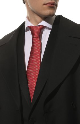 Мужской шелковый галстук CORNELIANI красного цвета по цене 20750 руб., арт. 89U390-2120321/00 | Фото 2 Мужской шелковый галстук CORNELIANI красного цвета, арт. 89U390-2120321/00 | Фото 2 (Материал: Текстиль, Шелк; Принт: С принтом)