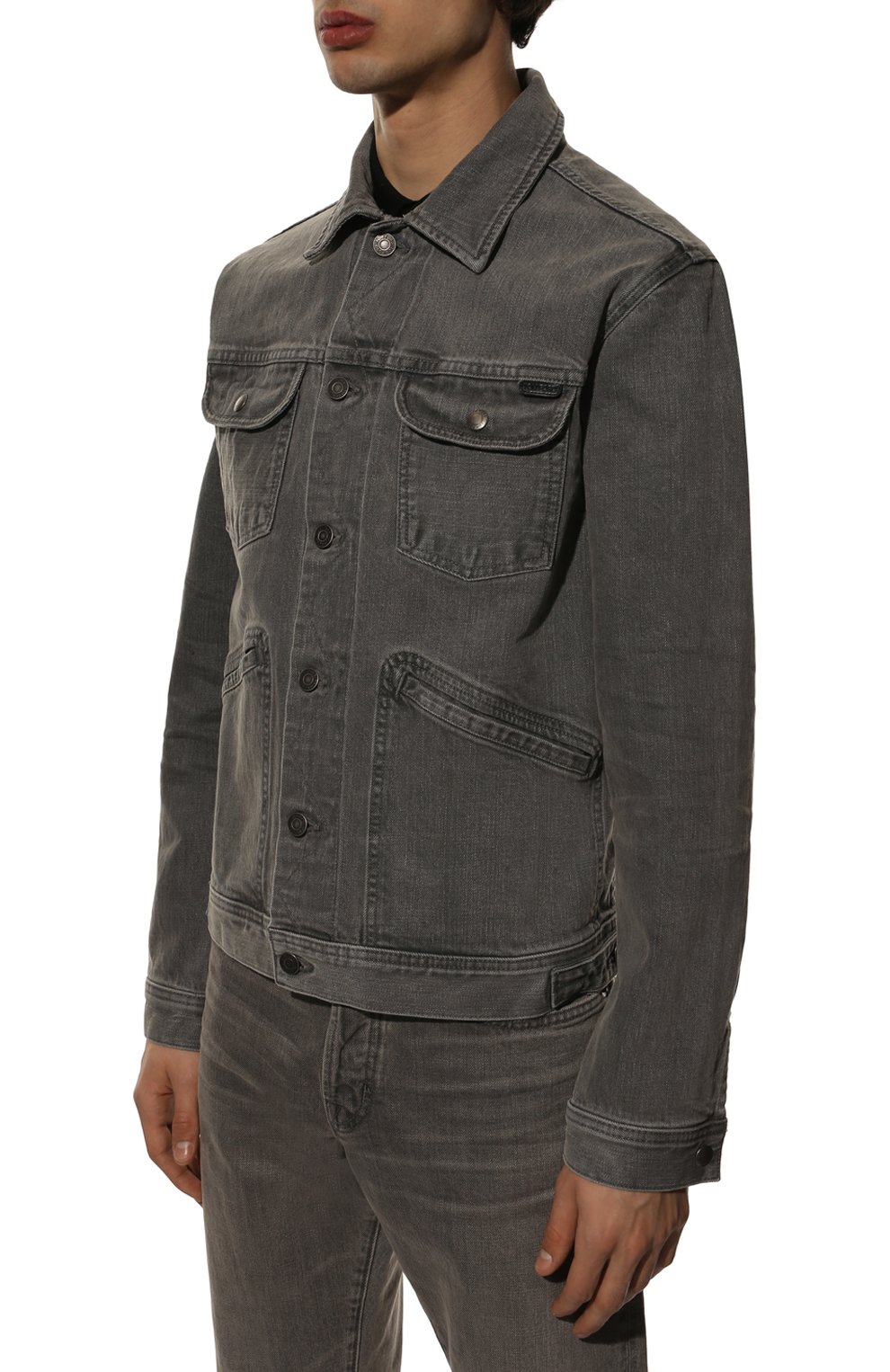 Мужская джинсовая куртка TOM FORD серого цвета, арт. BZJ40/TFD116 | Фото 3 (Кросс-КТ: Куртка, Деним; Рукава: Длинные; Материал внешний: Хлопок, Деним; Длина (верхняя одежда): Короткие; Стили: Кэжуэл)