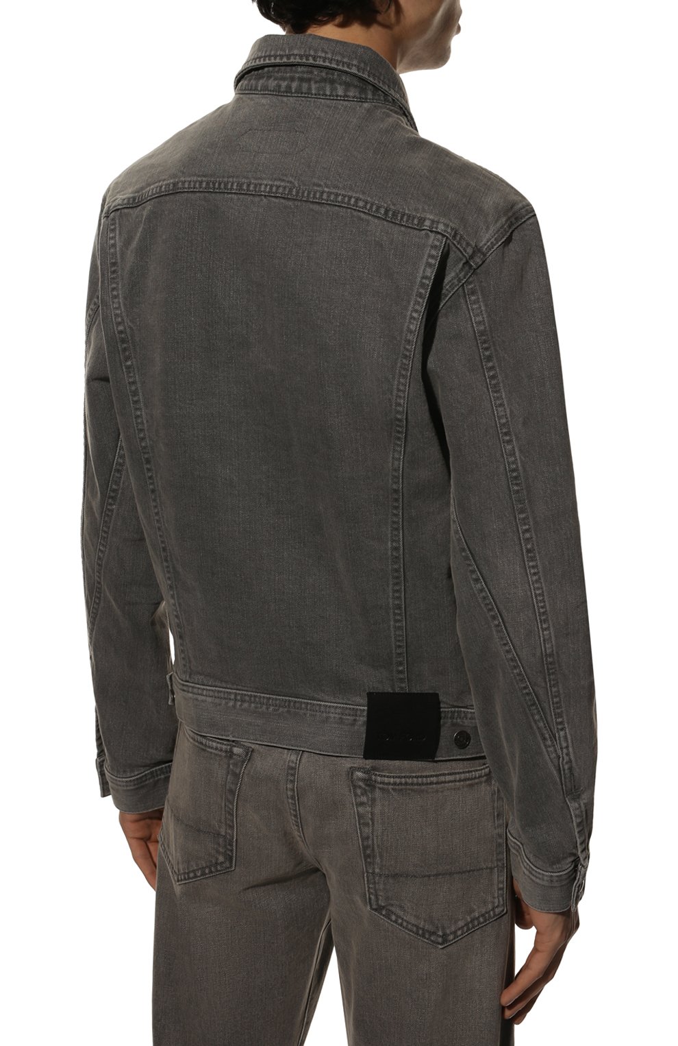 Мужская джинсовая куртка TOM FORD серого цвета, арт. BZJ40/TFD116 | Фото 4 (Кросс-КТ: Куртка, Деним; Рукава: Длинные; Материал внешний: Хлопок, Деним; Длина (верхняя одежда): Короткие; Стили: Кэжуэл)
