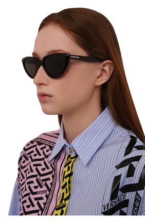 Женские солнцезащитные очки BALENCIAGA черного цвета, арт. BB0182S 001 | Фото 2 (Тип очков: С/з; Оптика Гендер: оптика-женское; Очки форма: Cat-eye)