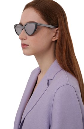 Женские солнцезащитные очки BALENCIAGA серого цвета, арт. BB0182S 004 | Фото 2 (Тип очков: С/з; Оптика Гендер: оптика-женское; Очки форма: Cat-eye)