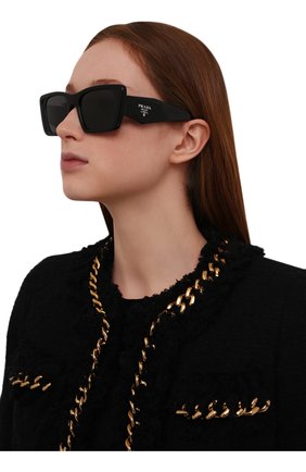 Женские солнцезащитные очки PRADA черного цвета, арт. 08YS-1AB5S0 | Фото 2 (Тип очков: С/з; Оптика Гендер: оптика-женское)