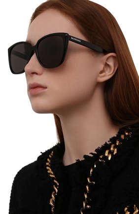 Женские солнцезащитные очки BALENCIAGA черного цвета, арт. BB0175SA 001 | Фото 2 (Тип очков: С/з; Оптика Гендер: оптика-женское; Очки форма: Квадратные)