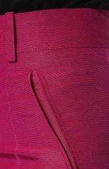 Женские шелковый брюки VALENTINO фуксия цвета, арт. XB0RB4Q56DE | Фото 5 (Материал внешний: Шелк; Стили: Гламурный; Длина (брюки, джинсы): Стандартные; Женское Кросс-КТ: Брюки-одежда; Силуэт Ж (брюки и джинсы): Узкие)