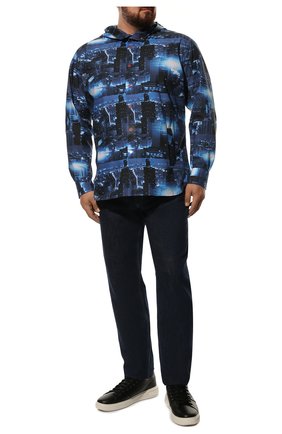 Мужская хлопковая рубашка KITON синего цвета по цене 63400 руб., арт. UMCMARH0808201/46-50 | Фото 2 Мужская хлопковая рубашка KITON синего цвета, арт. UMCMARH0808201/46-50 | Фото 2 (Рукава: Длинные; Длина (для топов): Стандартные; Материал внешний: Хлопок; Случай: Повседневный; Манжеты: На кнопках; Воротник: С капюшоном; Принт: С принтом; Стили: Кэжуэл; Big sizes: Big Sizes)