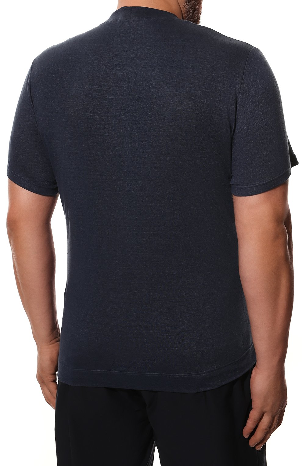 Мужская льняная футболка FEDELI темно-синего цвета, арт. 5UED0151 | Фото 4 (Принт: Без принта; Рукава: Короткие; Длина (для топов): Стандартные; Материал внешний: Лен; Стили: Кэжуэл)