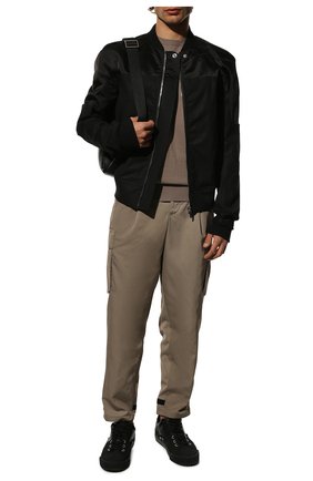Мужской бомбер RICK OWENS черного цвета, арт. RU01B1789/NBRTE | Фото 2 (Материал внешний: Синтетический материал; Материал подклада: Синтетический материал; Рукава: Длинные; Длина (верхняя одежда): Короткие; Кросс-КТ: Куртка; Принт: Без принта; Стили: Минимализм)