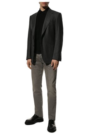 Мужской шерстяной пиджак TOM FORD темно-серого цвета по цене 385500 руб., арт. 322R84/15ER40 | Фото 2 Мужской шерстяной пиджак TOM FORD темно-серого цвета, арт. 322R84/15ER40 | Фото 2 (Длина (для топов): Стандартные; Материал подклада: Шелк, Купро; Материал внешний: Шерсть; Рукава: Длинные; 1-2-бортные: Однобортные; Пиджаки М: Прямой; Случай: Повседневный; Стили: Кэжуэл)