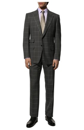 Мужской шерстяной костюм TOM FORD темно-серого цвета по цене 386500 руб., арт. 332R10/21AA43 | Фото 1 Мужской шерстяной костюм TOM FORD темно-серого цвета, арт. 332R10/21AA43 | Фото 1 (Рукава: Длинные; Материал подклада: Шелк, Купро; Материал внешний: Шерсть; Костюмы М: Однобортный; Стили: Классический)