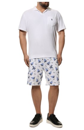 Мужские хлопковые шорты POLO RALPH LAUREN белого цвета по цене 13700 руб., арт. 711860597/PRL BS | Фото 2 Мужские хлопковые шорты POLO RALPH LAUREN белого цвета, арт. 711860597/PRL BS | Фото 2 (Материал внешний: Хлопок; Длина Шорты М: Ниже колена; Принт: С принтом; Стили: Кэжуэл; Big sizes: Big Sizes; Кросс-КТ: Трикотаж; Случай: Повседневный)