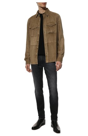 Мужские джинсы 7 FOR ALL MANKIND черного цвета по цене 33900 руб., арт. JSMXA21ARE | Фото 2 Мужские джинсы 7 FOR ALL MANKIND черного цвета, арт. JSMXA21ARE | Фото 2 (Материал внешний: Хлопок, Деним; Длина (брюки, джинсы): Стандартные; Кросс-КТ: Деним; Детали: Потертости; Стили: Кэжуэл; Силуэт М (брюки): Прямые)