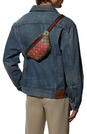 Мужская текстильная поясная сумка GUCCI бежевого цвета, арт. 675181/US7DC | Фото 2 (Материал: Экокожа, Текстиль; Размер: medium; Случай: Повседневный)