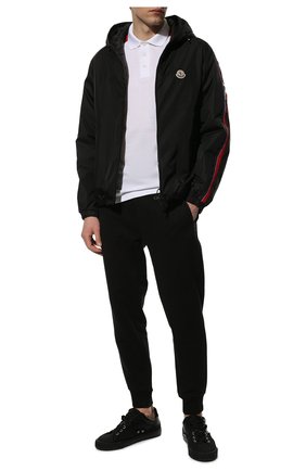 Мужская пуховая куртка necker MONCLER черного цвета, арт. H1-091-1A000-05-68352 | Фото 2 (Длина (верхняя одежда): Короткие; Рукава: Длинные; Материал утеплителя: Пух и перо; Материал подклада: Синтетический материал; Материал внешний: Синтетический материал; Кросс-КТ: Куртка; Стили: Спорт-шик; Мужское Кросс-КТ: Куртка-верхняя одежда)