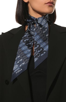Женская шелковая повязка на голову FURLA синего цвета, арт. WT00022/A.0470 | Фото 2 (Материал: Шелк, Текстиль)