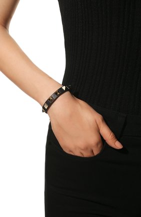 Женский кожаный браслет rockstud VALENTINO черного цвета, арт. XW2J0255VIT | Фото 2 (Материал: Металл, Натуральная кожа)