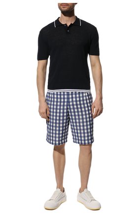 Мужские шорты из вискозы JACQUEMUS синего цвета по цене 44200 руб., арт. 225PA009-1005 | Фото 2 Мужские шорты из вискозы JACQUEMUS синего цвета, арт. 225PA009-1005 | Фото 2 (Материал подклада: Хлопок; Длина Шорты М: До колена; Материал внешний: Вискоза; Мужское Кросс-КТ: Шорты-одежда; Принт: С принтом; Стили: Кэжуэл; Случай: Повседневный)