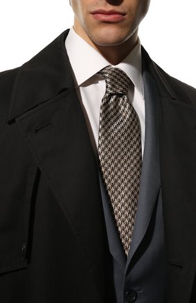 Мужской шелковый галстук TOM FORD коричневого цвета, арт. 3TF33/XTF | Фото 2 (Материал: Шелк, Текстиль; Принт: С принтом)