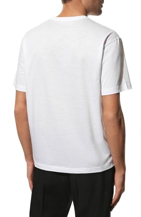 Мужская хлопковая футболка PRADA белого цвета, арт. UJN787-1Z53-F0009-221 | Фото 4 (Принт: Без принта; Рукава: Короткие; Длина (для топов): Стандартные; Материал внешний: Хлопок; Стили: Кэжуэл)
