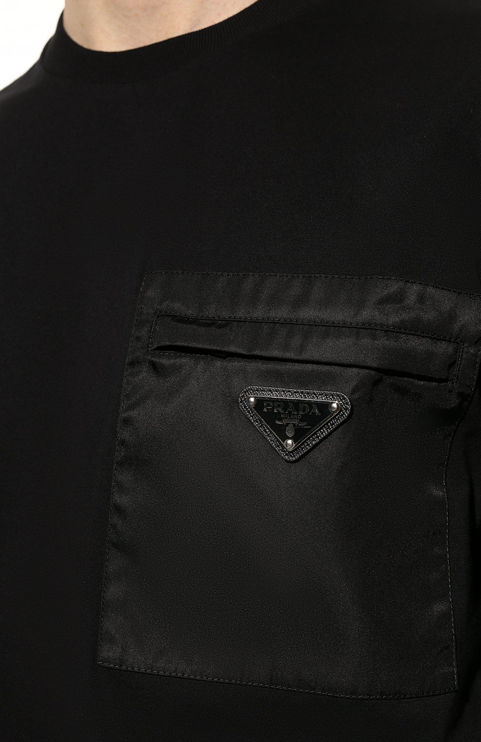 Мужская хлопковая футболка PRADA черного цвета, арт. UJN661-1YFH-F0002-221 | Фото 5 (Принт: Без принта; Рукава: Короткие; Длина (для топов): Стандартные; Материал внешний: Хлопок; Стили: Кэжуэл)