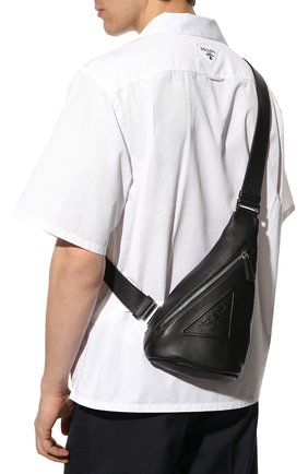 Мужской кожаный рюкзак PRADA черного цвета, арт. 2VZ098-2BBE-F0002-OLO | Фото 2 (Размер: medium; Материал: Натуральная кожа; Ремень/цепочка: На ремешке, На плечо)