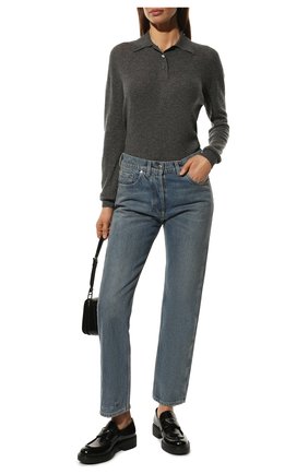Женское кашемировый пуловер-поло PRADA серого цвета, арт. P24Q1P-100H-F0480-221 | Фото 2 (Материал внешний: Шерсть, Кашемир; Длина (для топов): Стандартные; Рукава: Длинные; Стили: Кэжуэл)