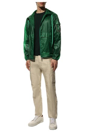 Мужская куртка ebizo MONCLER зеленого цвета, арт. H1-091-1A001-38-539MC | Фото 2 (Кросс-КТ: Куртка, Ветровка; Рукава: Длинные; Материал внешний: Синтетический материал; Длина (верхняя одежда): Короткие; Стили: Кэжуэл)