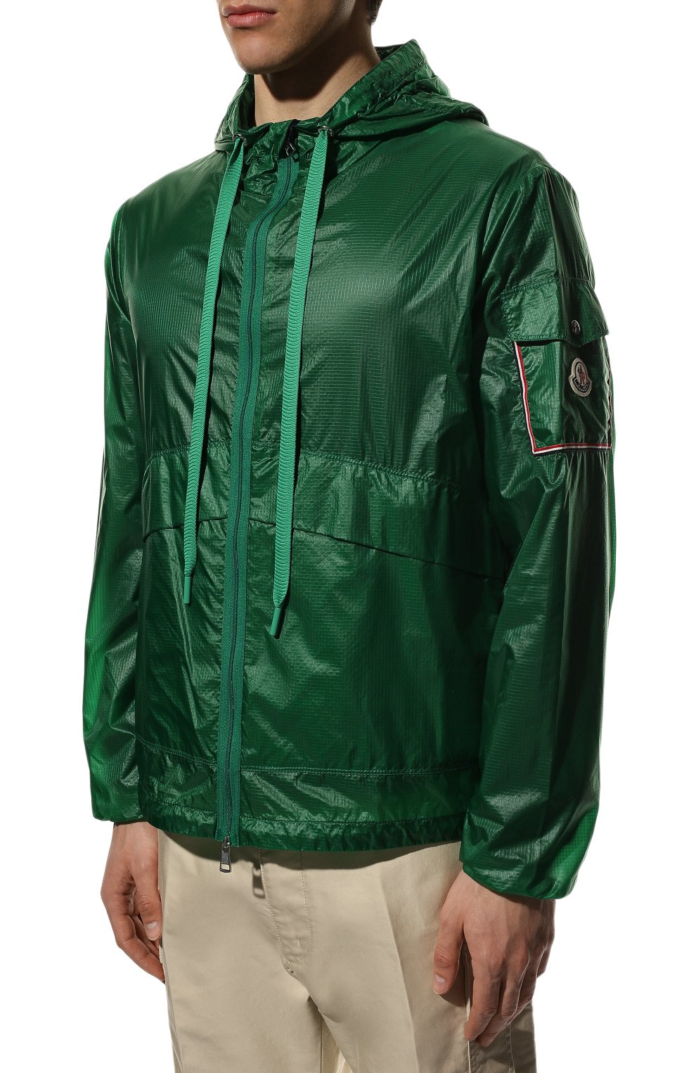 Мужская куртка ebizo MONCLER зеленого цвета, арт. H1-091-1A001-38-539MC | Фото 3 (Кросс-КТ: Куртка, Ветровка; Рукава: Длинные; Материал внешний: Синтетический материал; Длина (верхняя одежда): Короткие; Стили: Кэжуэл)