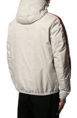 Мужская пуховая куртка necker MONCLER кремвого цвета, арт. H1-091-1A000-05-68352 | Фото 4 (Кросс-КТ: Куртка; Рукава: Длинные; Материал внешний: Синтетический материал; Мужское Кросс-КТ: Куртка-пуховая; Материал подклада: Синтетический материал; Длина (верхняя одежда): Короткие; Материал утеплителя: Пух и перо; Стили: Кэжуэл)