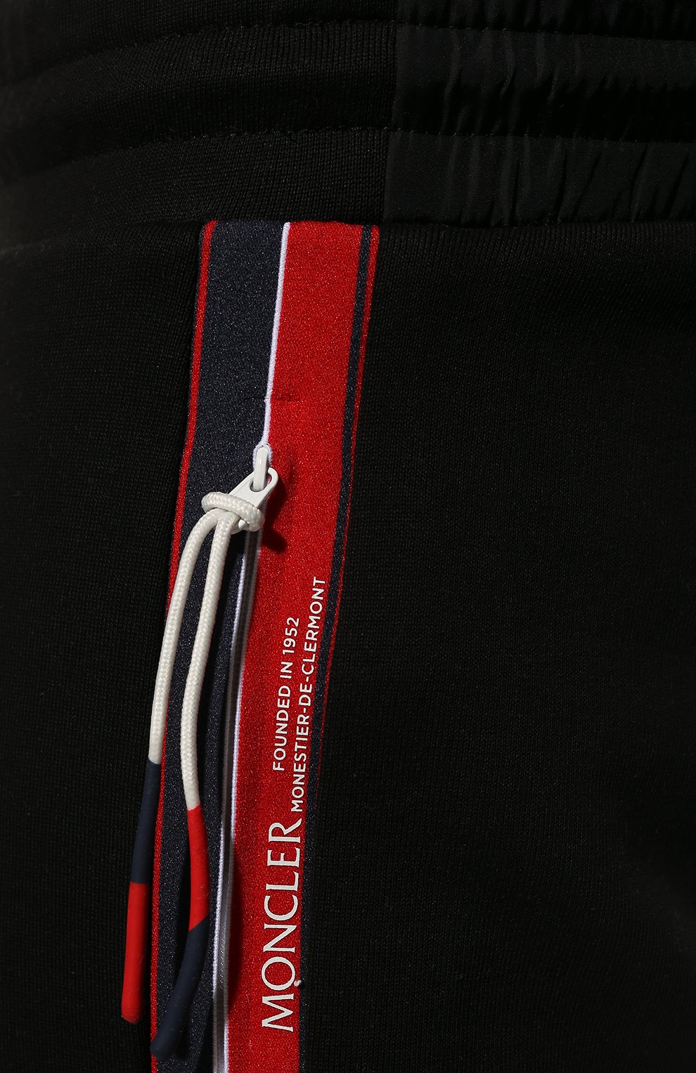 Мужские хлопковые брюки MONCLER черного цвета, арт. H1-091-8H000-05-809KR | Фото 5 (Длина (брюки, джинсы): Стандартные; Случай: Повседневный; Материал внешний: Хлопок; Стили: Спорт-шик)