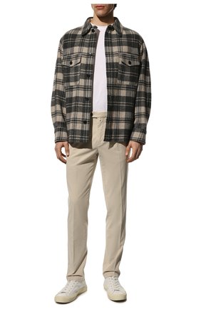Мужские брюки CORNELIANI светло-бежевого цвета по цене 37100 руб., арт. 894EA5-2120186/00 | Фото 2 Мужские брюки CORNELIANI светло-бежевого цвета, арт. 894EA5-2120186/00 | Фото 2 (Длина (брюки, джинсы): Стандартные; Материал внешний: Хлопок, Лиоцелл, Растительное волокно; Случай: Повседневный; Силуэт М (брюки): Чиносы; Стили: Кэжуэл)