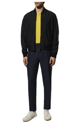 Мужские льняные брюки ERMENEGILDO ZEGNA темно-синего цвета по цене 53650 руб., арт. UUI32/TR10 | Фото 2 Мужские льняные брюки ERMENEGILDO ZEGNA темно-синего цвета, арт. UUI32/TR10 | Фото 2 (Длина (брюки, джинсы): Стандартные; Материал внешний: Лен; Случай: Повседневный; Силуэт М (брюки): Чиносы; Стили: Кэжуэл)