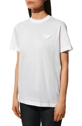Женская хлопковая футболка PRADA белого цвета, арт. 3593A-ILK-F0009-221 | Фото 3 (Принт: Без принта; Рукава: Короткие; Длина (для топов): Стандартные; Материал внешний: Хлопок; Женское Кросс-КТ: Футболка-одежда; Стили: Кэжуэл)