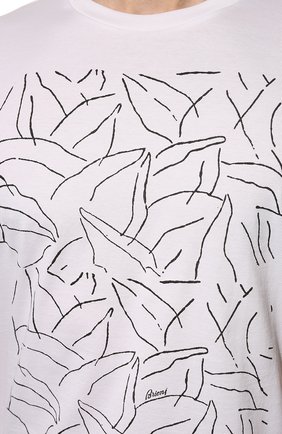 Мужская хлопковая футболка BRIONI белого цвета, арт. UJCH0L/P1648 | Фото 5 (Рукава: Короткие; Длина (для топов): Стандартные; Принт: С принтом; Материал внешний: Хлопок; Стили: Кэжуэл)