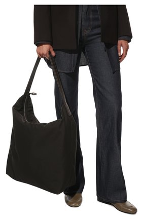 Женская сумка sling THE ROW темно-коричневого цвета, арт. W1301W256 | Фото 2 (Материал: Текстиль; Размер: large; Сумки-технические: Сумки top-handle)