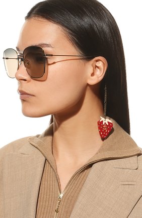 Женские солнцезащитные очки GUCCI серого цвета, арт. GG1030SK 005 | Фото 2 (Тип очков: С/з; Оптика Гендер: оптика-женское; Очки форма: Квадратные)