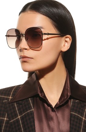 Женские солнцезащитные очки GUCCI коричневого цвета, арт. GG1089SA 002 | Фото 2 (Тип очков: С/з; Оптика Гендер: оптика-женское; Очки форма: Квадратные)