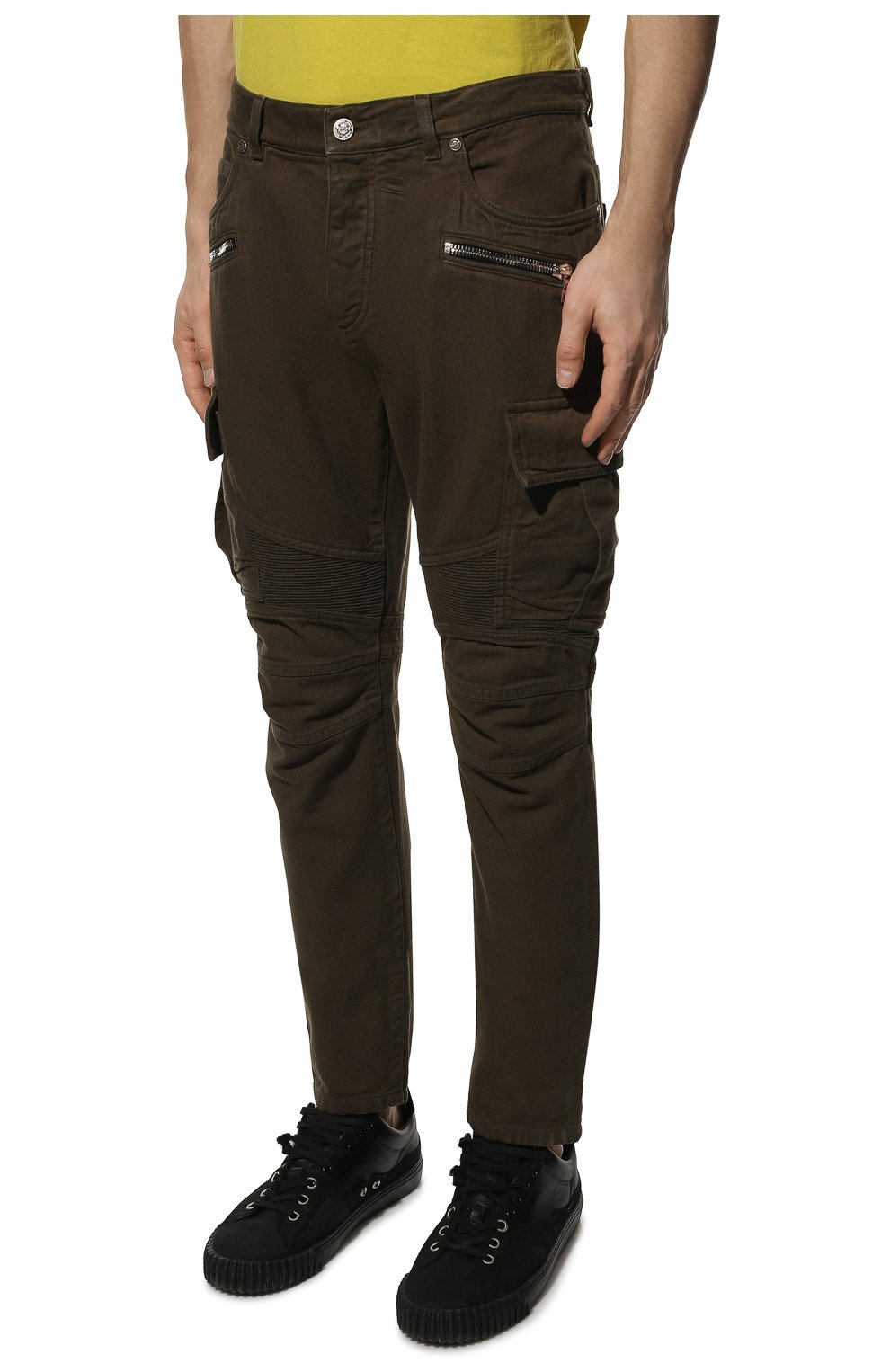 Мужские джинсы BALMAIN хаки цвета, арт. XH1PJ050/CB71 | Фото 3 (Силуэт М (брюки): Прямые; Кросс-КТ: Деним; Длина (брюки, джинсы): Стандартные; Стили: Милитари; Материал внешний: Хлопок, Деним)