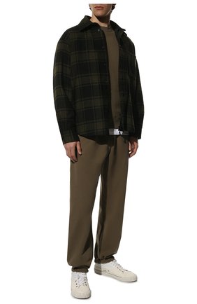 Мужские хлопковые джоггеры OFF-WHITE хаки цвета по цене 54850 руб., арт. 0MCH029S22FLE006 | Фото 2 Мужские хлопковые джоггеры OFF-WHITE хаки цвета, арт. 0MCH029S22FLE006 | Фото 2 (Материал внешний: Хлопок; Длина (брюки, джинсы): Стандартные; Силуэт М (брюки): Джоггеры; Стили: Милитари)