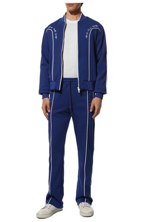 Мужской толстовка AMIRI синего цвета по цене 137000 руб., арт. PS22M0S015-420 | Фото 2 Мужской толстовка AMIRI синего цвета, арт. PS22M0S015-420 | Фото 2 (Материал подклада: Вискоза; Материал внешний: Синтетический материал; Длина (для топов): Стандартные; Рукава: Длинные; Мужское Кросс-КТ: Толстовка-одежда; Стили: Спорт-шик)