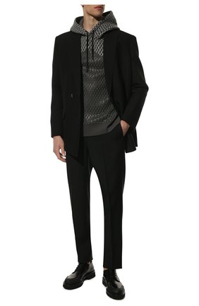 Мужской худи из вискозы EMPORIO ARMANI темно-серого цвета по цене 27800 руб., арт. 3L1M6P/1JV9Z | Фото 2 Мужской худи из вискозы EMPORIO ARMANI темно-серого цвета, арт. 3L1M6P/1JV9Z | Фото 2 (Длина (для топов): Стандартные; Рукава: Длинные; Материал внешний: Вискоза; Мужское Кросс-КТ: Худи-одежда; Принт: С принтом; Стили: Спорт-шик)