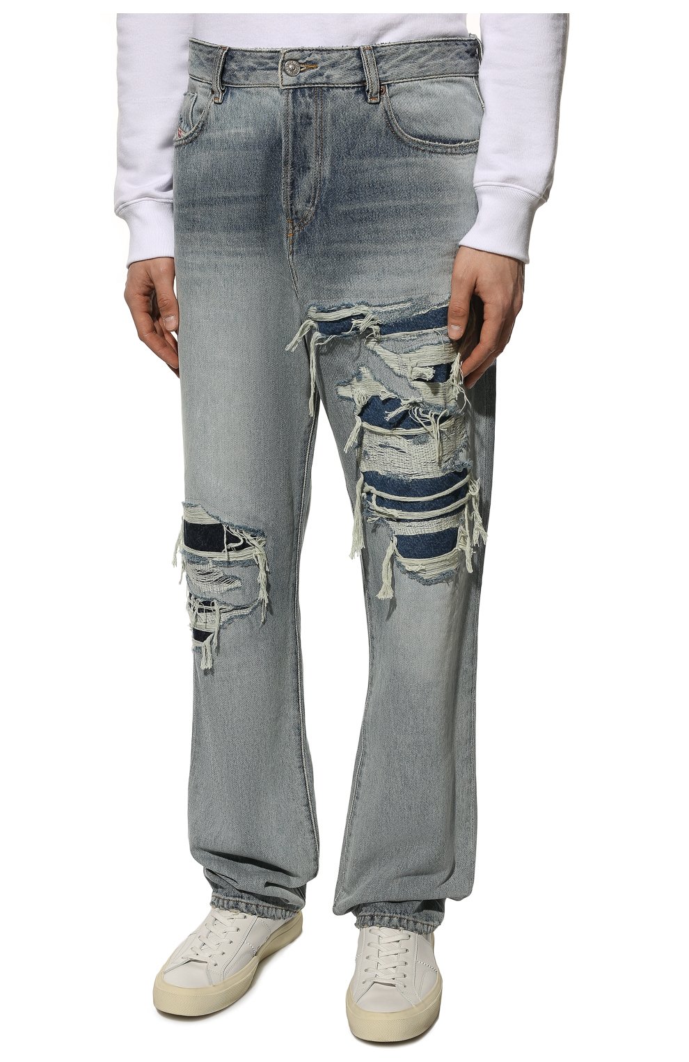 Мужские джинсы DIESEL голубого цвета, арт. A03588/09C90 | Фото 3 (Силуэт М (брюки): Широкие; Кросс-КТ: Деним; Длина (брюки, джинсы): Стандартные; Стили: Гранж; Материал внешний: Хлопок, Деним; Детали: Потертости)