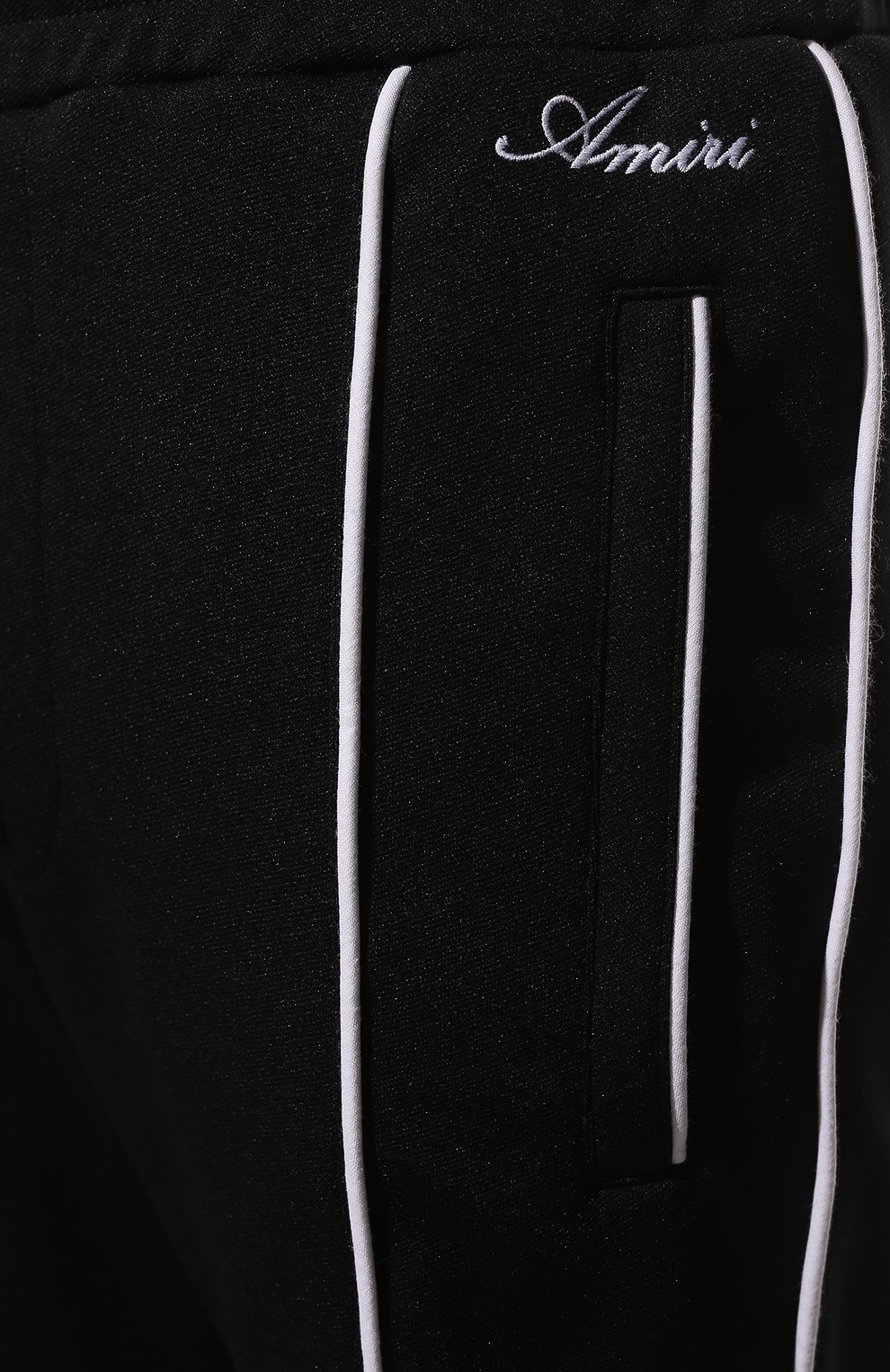 Мужские брюки AMIRI черного цвета, арт. PS22MPF024-001 | Фото 5 (Длина (брюки, джинсы): Стандартные; Случай: Повседневный; Материал внешний: Синтетический материал; Стили: Спорт-шик)