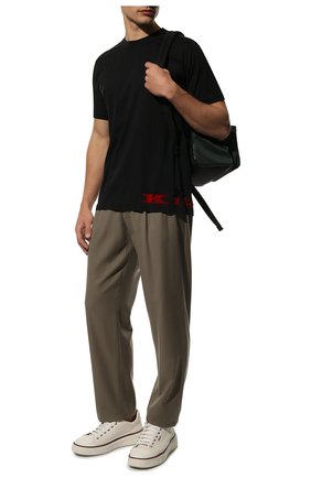 Мужская хлопковая футболка KITON черного цвета, арт. UK1269 | Фото 2 (Длина (для топов): Стандартные; Рукава: Короткие; Материал внешний: Хлопок; Принт: С принтом; Стили: Кэжуэл)