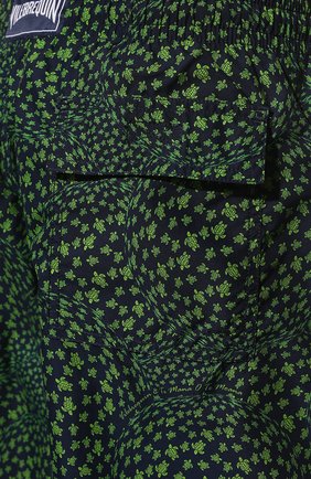 Мужские плавки-шорты VILEBREQUIN зеленого цвета, арт. OKOU2B35/390 | Фото 4 (Материал внешний: Синтетический материал; Принт: С принтом; Мужское Кросс-КТ: плавки-шорты)