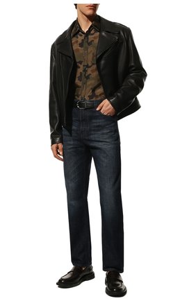 Мужская шелковая рубашка DRIES VAN NOTEN хаки цвета по цене 61500 руб., арт. 221-020760-4064 | Фото 2 Мужская шелковая рубашка DRIES VAN NOTEN хаки цвета, арт. 221-020760-4064 | Фото 2 (Длина (для топов): Стандартные; Рукава: Длинные; Материал внешний: Шелк; Случай: Повседневный; Манжеты: На пуговицах; Воротник: Кент; Принт: С принтом; Стили: Милитари)
